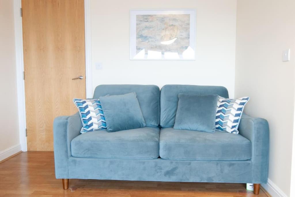 *New* 2-Bed Modern Apartment Burton-upon-Trent Exterior photo